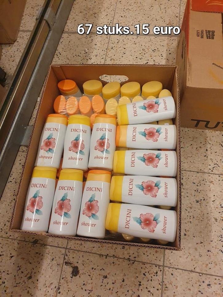 Partij Dicini Shower Douchegel - 67 stuks, Sieraden, Tassen en Uiterlijk, Uiterlijk | Lichaamsverzorging, Nieuw, Bad & Douche