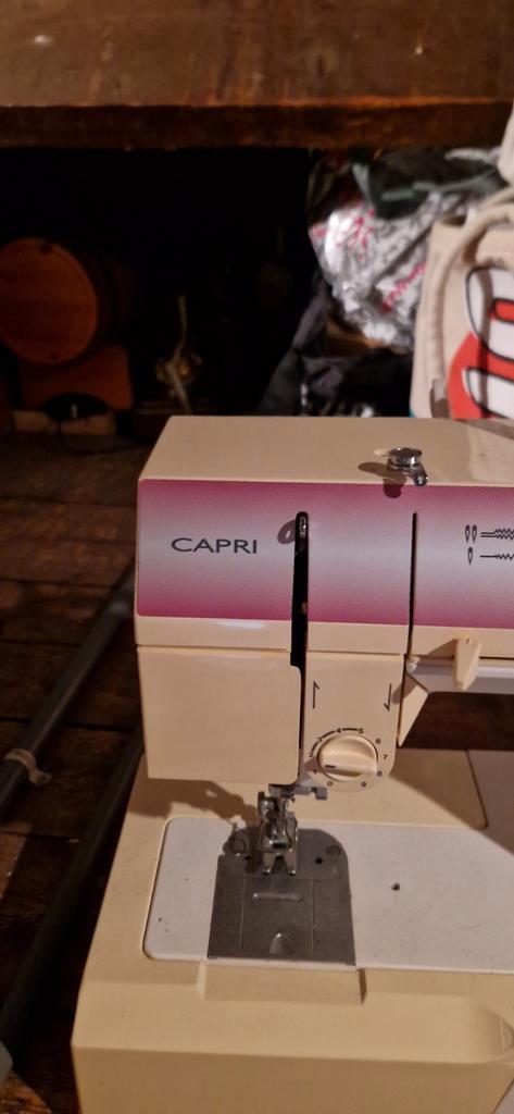 Gebruikte Naaimachine - Capri 15, Hobby en Vrije tijd, Naaimachines en Toebehoren, Ophalen of Verzenden