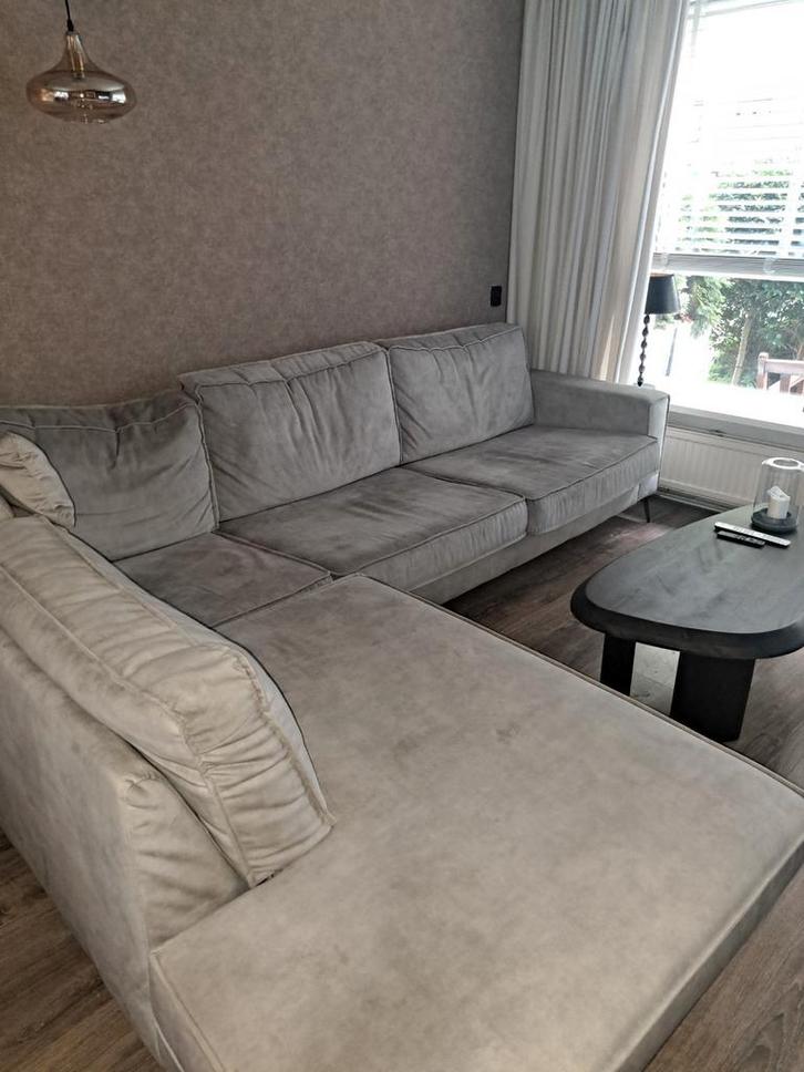 Lichtgrijze hoekbank 290x230cm, Huis en Inrichting, Banken | Bankstellen, Gebruikt, Hoekbank, Vierpersoons of meer, 250 tot 300 cm
