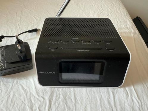 Salora wekkerradio DAB - FM - 2x USB charge, Witgoed en Apparatuur, Wekkers, Zo goed als nieuw, Ophalen