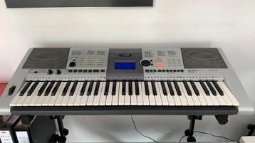 YAMAHA PSR-E403 keyboard beschikbaar voor biedingen