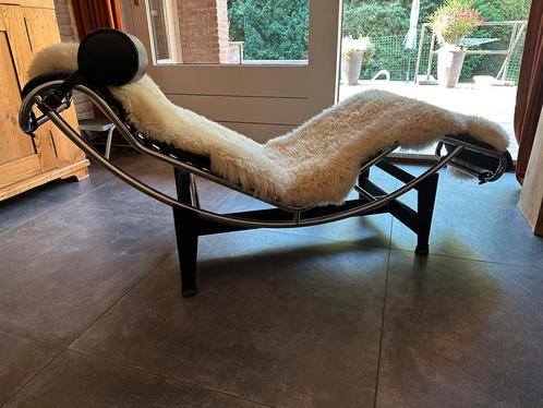 Origineel Cassina  Le Corbusier LC4 chaise longue ( Relax ), Huis en Inrichting, Fauteuils, Zo goed als nieuw, Leer, Metaal, Overige materialen