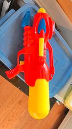 Grote rode en gele waterpistool, Ophalen of Verzenden, Gebruikt