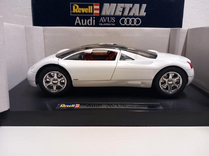 Audi Avus Quattro offwhite Revell metal 1:18 KRD, Hobby en Vrije tijd, Modelauto's | 1:18, Zo goed als nieuw, Auto, Revell, Ophalen of Verzenden