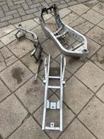 Frame met papieren Derbi Gpr 125 cc 2takt 2008 A1 11KW motor, Ophalen of Verzenden, Zo goed als nieuw, Frame