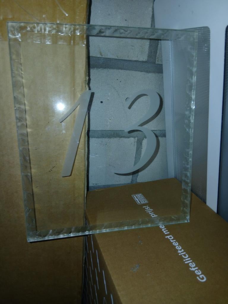 Glasplaatje met huisnummer 13, Ophalen of Verzenden, Gebruikt