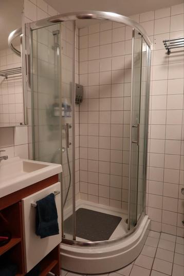 Douchecabine - Hoekmodel beschikbaar voor biedingen