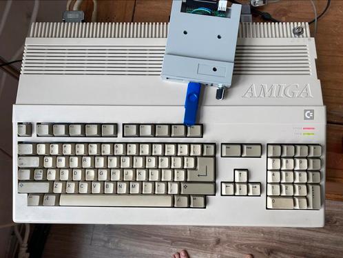 Amiga 500,1mb , gotek met veel spelen,muis,voeding,joystick, Computers en Software, Vintage Computers, Verzenden