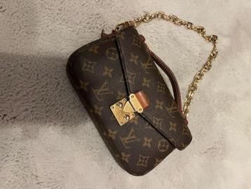 louis vuitton pochette metis east west bag beschikbaar voor biedingen