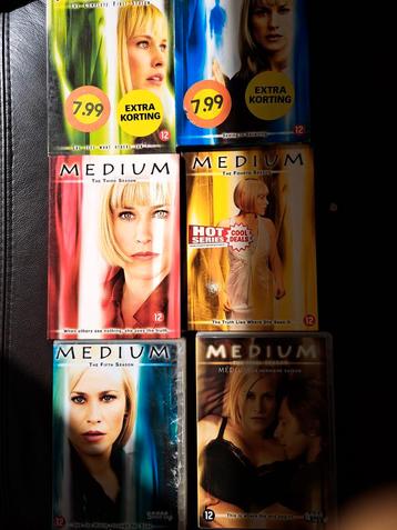 Medium Seizoenen 1-5 DVD Boxset beschikbaar voor biedingen