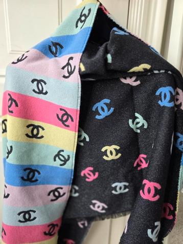Chanel scarf. Nieuw.  beschikbaar voor biedingen
