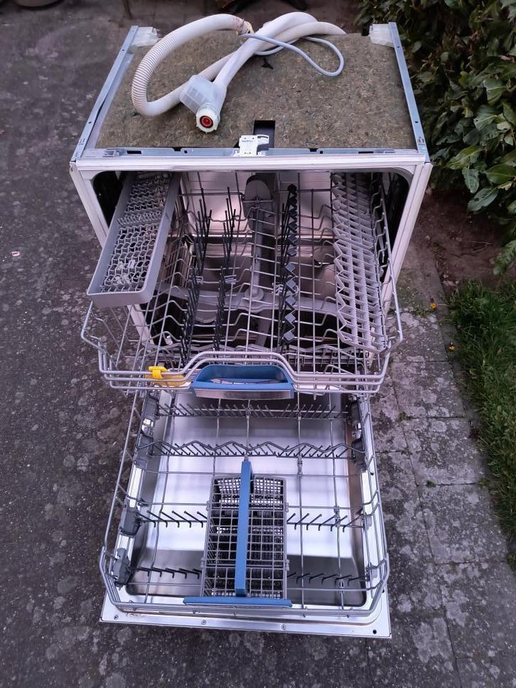 vaatwasser SMV95M30NL BOSCH met bekende code 15, Witgoed en Apparatuur, Vaatwasmachines, Zo goed als nieuw, Inbouw, 85 tot 90 cm