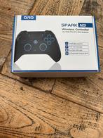 PlayStation 4 controller met draad,doos en boekje.speciaal, Spelcomputers en Games, Ophalen of Verzenden, Zo goed als nieuw, Controller