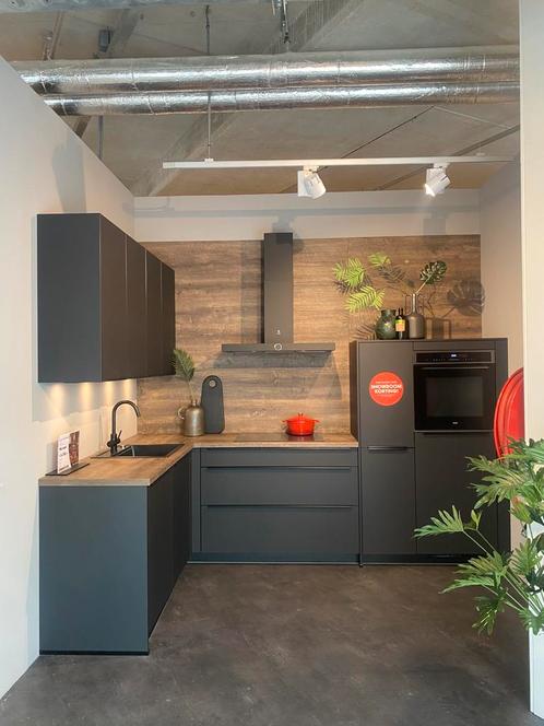50% korting showroomkeuken!, Huis en Inrichting, Keuken | Complete keukens, Nieuw, Enkelwandige keuken, Zwart, Ophalen