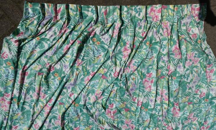 GEBLOEMDE “JUNGLE” GORDIJNEN met haken (tot. ruim 15 m2), Huis en Inrichting, Stoffering | Gordijnen en Lamellen, Zo goed als nieuw