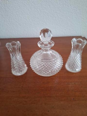 Antiek Parfumflesje met Vaasjes - Geslepen Glas beschikbaar voor biedingen