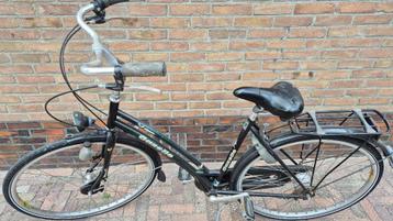 oude fiets beschikbaar voor biedingen