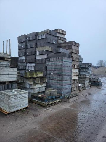 B-keus 13/15x25x100cm grijs opsluit/trottoirband  beschikbaar voor biedingen