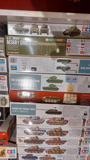 Meerdere modelbouw dozen op voorraad. beschikbaar voor biedingen