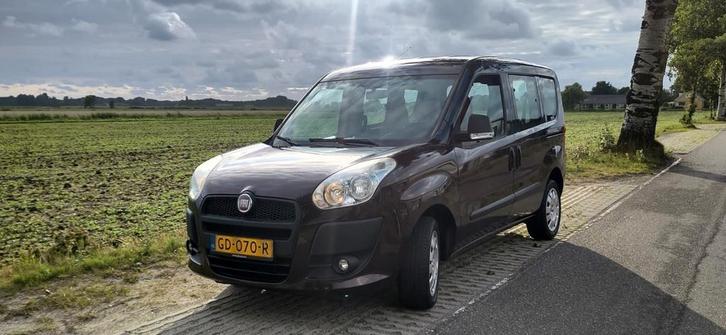 Fiat Doblo 1.4 2011 Rood, Auto's, Fiat, Particulier, Doblo, Benzine, C, Overige carrosserieën, Handgeschakeld, Geïmporteerd, Rood
