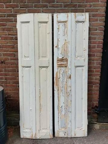 Oude brocanten houten luiken 2 sets beschikbaar beschikbaar voor biedingen