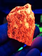 CALCIET/DOLOMIET, LÅNGBAN-ZWEDEN (=UV), Verzamelen, Ophalen of Verzenden, Mineraal