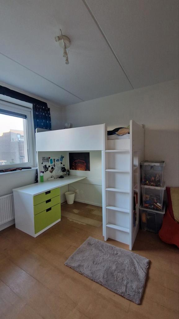 Ikea Stuva Hoogslaper met Bureau wit/ lime groen, Kinderen en Baby's, Kinderkamer | Bedden, Zo goed als nieuw, 180 cm of meer