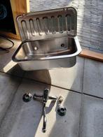 Uitstortgootsteen RVS met mengkraan., Doe-het-zelf en Verbouw, Sanitair, Ophalen of Verzenden, Gebruikt, Rvs, Kraan