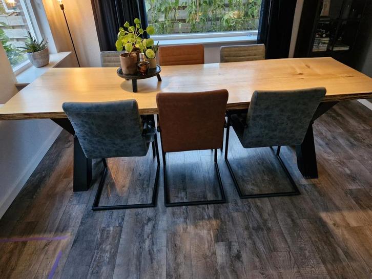 Boomstamtafel eiken met stalen poten 273cm, Huis en Inrichting, Tafels | Eettafels, Zo goed als nieuw, 50 tot 100 cm, 200 cm of meer