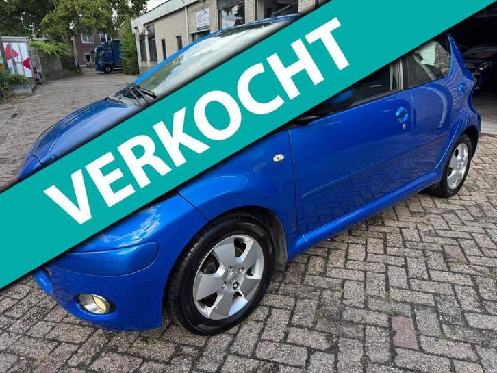 Toyota Aygo 1.0-12V Dynamic Blue AIRCO LM VELGEN ORG 116225, Auto's, Toyota, Te koop, Aygo, ABS, Airbags, Airconditioning, Centrale vergrendeling