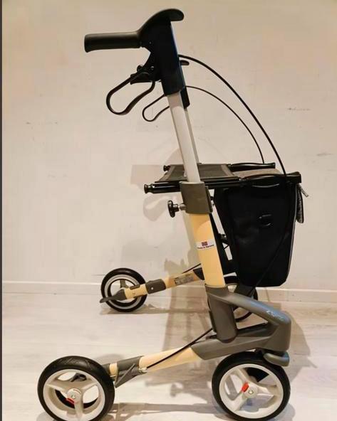 Topro troja 5G rollator  maat M als nieuw, Diversen, Rollators, Zo goed als nieuw, Lichtgewicht, Opvouwbaar, Ophalen of Verzenden