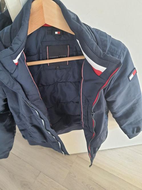 Te koop 2 hilfiger  jongens jassen maat 140, Kleding | Heren, Wintersportkleding, Zo goed als nieuw, Ophalen of Verzenden