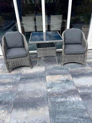 VidaXL Wicker tuintafel beschikbaar voor biedingen