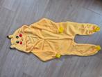 Pikachu onesie maat 95/110, Ophalen, Zo goed als nieuw, Jongetje of Meisje