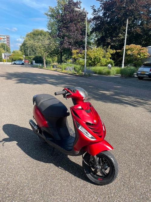 Zip 70cc, Fietsen en Brommers, Scooters | Piaggio, Zo goed als nieuw, Zip, Ophalen of Verzenden