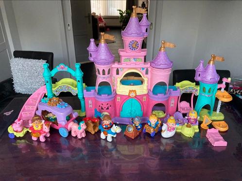 Vtech vrolijke vriendjes kasteel + meerdere bijhorende sets, Kinderen en Baby's, Speelgoed | Vtech, Gebruikt, 2 tot 4 jaar, Ophalen of Verzenden