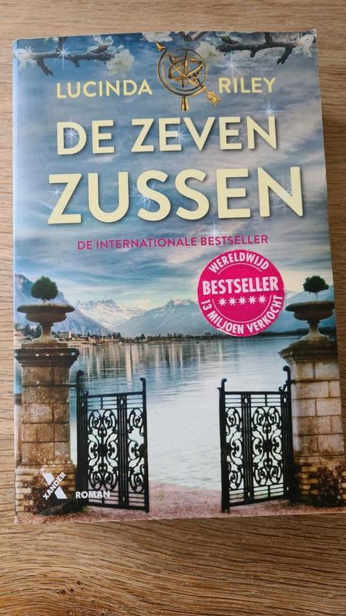 Lucinda Riley - De zeven zussen, Boeken, Literatuur, Zo goed als nieuw, Nederland, Ophalen of Verzenden