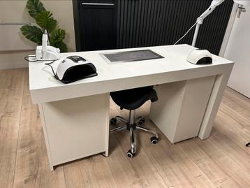 Nageltafel met "PRO-GS" Afzuigsysteem (Schoonheidssalon) beschikbaar voor biedingen