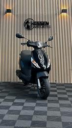 Piaggio Zip 2-Takt | Orgineel | 2015 | 5300KM, Maximaal 45 km/u, Zip, Zo goed als nieuw, Benzine