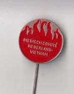 Vietnam Medisch Comite Nederland Oorlog speldje, Gebruikt, Niet vindbaar, Niet vindbaar, Speldje of Pin