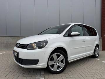 Volkswagen Touran 2.0 TDI Comfortline 140 PK DSG|PDC|USB|TRH beschikbaar voor biedingen