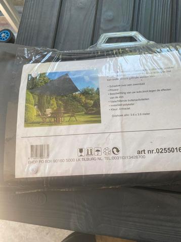 Tarp antraciet. Nieuw 3,6 bij 3,6 meter beschikbaar voor biedingen