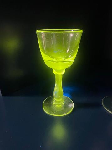 Mangaanglas glaasjes (4 stuks) beschikbaar voor biedingen