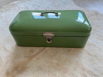 Emaille vintage / retro broodtrommel groen beschikbaar voor biedingen