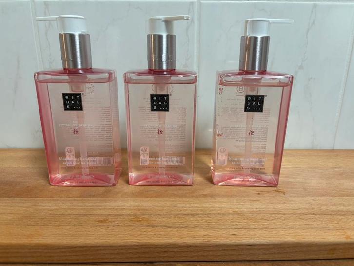 Rituals Sakura Hand Wash 💖 300 ml, Sieraden, Tassen en Uiterlijk, Uiterlijk | Lichaamsverzorging, Nieuw, Bad & Douche, Ophalen of Verzenden
