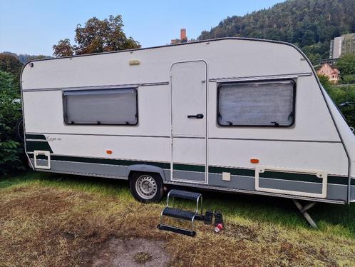 Chateau Caratt 480 – 5 pers.: Voortent, Luifel, Stapelbed, Caravans en Kamperen, Caravans, Particulier, tot en met 5, 1000 - 1250 kg