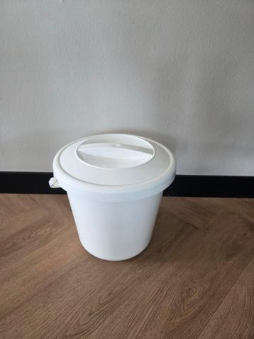 Witte Luieremmer beschikbaar voor biedingen