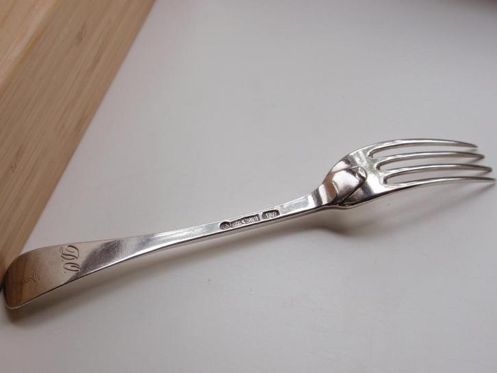 Antieke zilveren vork 18e Eeuw (volledig gekeurd), Antiek en Kunst, Antiek | Goud en Zilver, Zilver, Verzenden