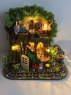 Miniatuur poppenhuis - Verborgen Boomhut, Ophalen of Verzenden, Zo goed als nieuw, Poppenhuis