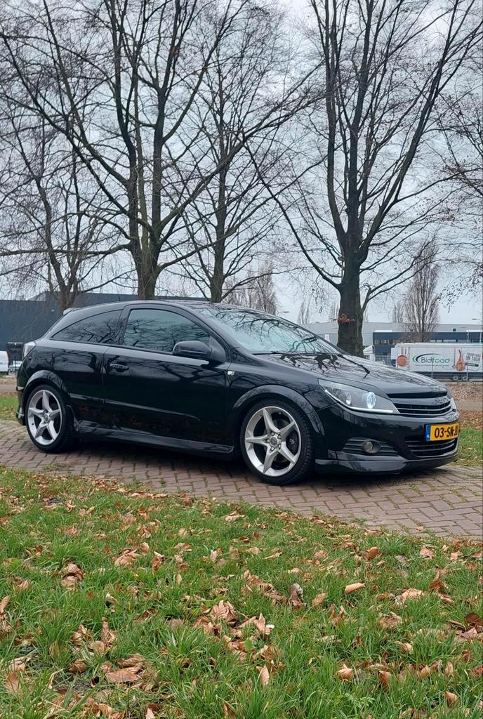Opel Astra 2.0 Turbo GTC 125KW 2006 Zwart, Auto's, Opel, Particulier, Astra, ABS, Adaptieve lichten, Airbags, Airconditioning